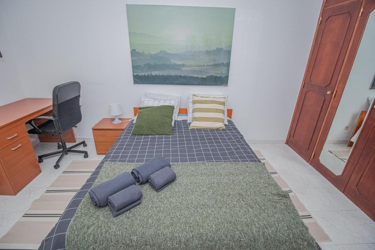 Charming Private Rooms In An Apartment A1 Penha - Faro Exterior photo